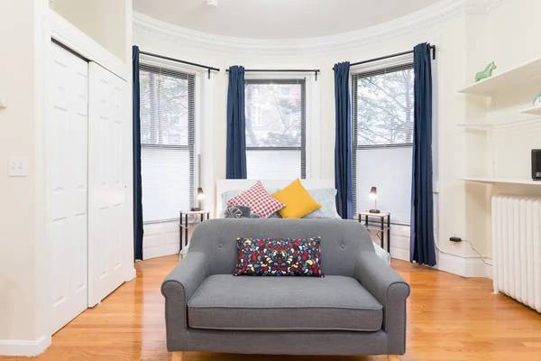$1,800 STUDIO ON BOYLSTON STREET CLOSE TO FENWAY, KENMORE, BACK BAY (Back Bay)63690775308289121
