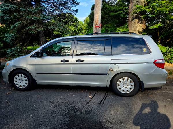 2007 Honda Odyssey EX-L — 7 pasajeros – Bien mantenida – $2,99963470785327491121