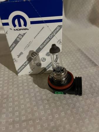 "MOPAR" HEADLAMP BULB (L000-0H11-001) 1