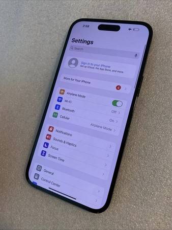 iPhone 14 Pro Max - Used but Looks Brand New 1