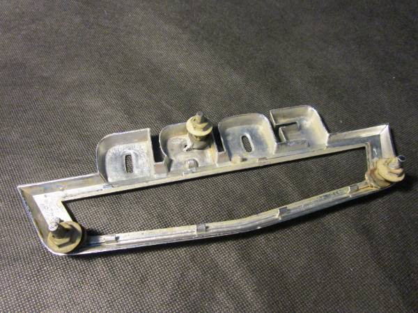 Emblema lateral de capó para camión Ford 1964 OEM C4TB-16A652-B - $35 (Roseville)63440099353987124