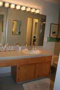 $1,170 / 250ft2 - Quie, sunny and clean t room with large walk in closets FREE parking (sunset / parkside)63870648473729122