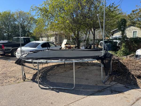 Free trampoline 1