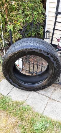 🟩 single Truck tire 20"  Bridgestone M+S 🔸️275 60 20 1