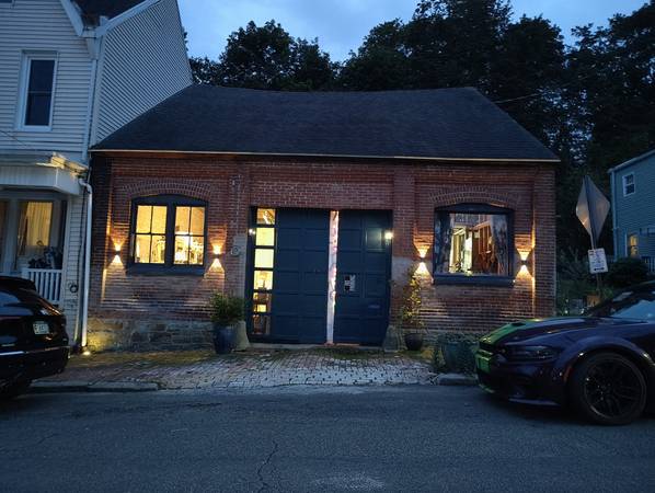 $2,400 / 2400ft2 - Artist Studio - Come enjoy the Renaissance of the Rust Belt.64199863384449120