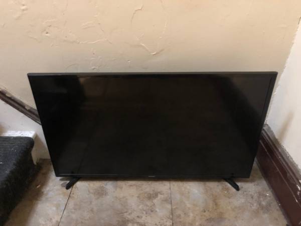 40” Samsung Smart LED TV 1