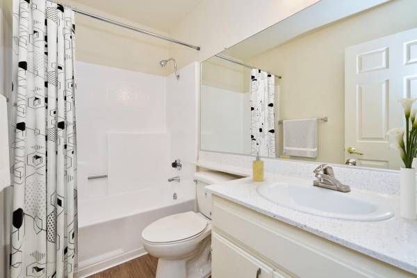 $3,509 / 2br - 1117ft2 - Putting Green & Par Course, Cable Ready63701130491139120