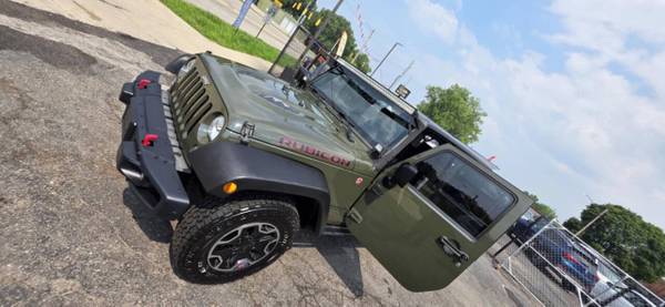 2015 JeepWrangler Unlimited Rubicon 4x4 4dr SUV - $15,995 (Pontiac)63470239185409123