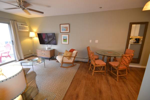 $1,295 / 1br - 600ft2 - R-27 Furnished 1BR Central City Location (Bond Hill)63974472750595121