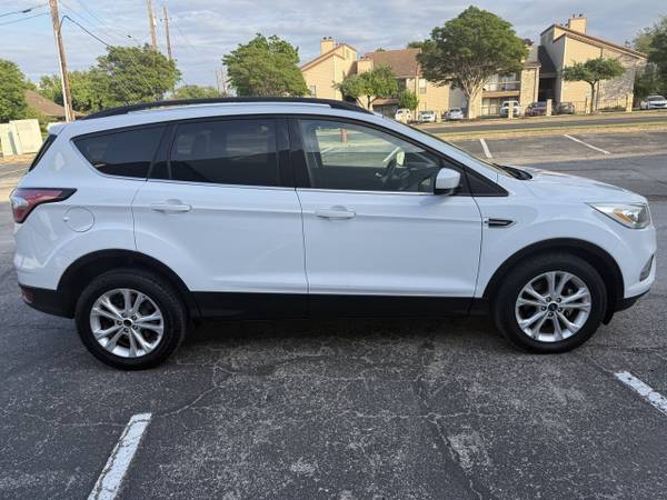 ONE OWNER 2018 Ford Escape SEL 4dr SUV LOW MILES - $10,900 (NORTH)63439222062337124