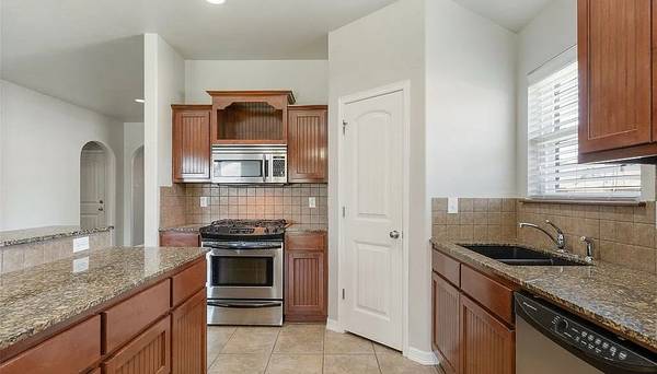 $2,300 / 3br - 2173ft2 - Bixby 3BD/2Bath with Flex Space and Neighborhood Pool! (Providence Hills)63982129643523121