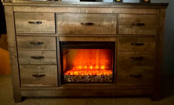 Solid Queen Bedroom Set with Fireplace (real heat) 1