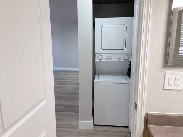 $2,395 / 2br - 773ft2 - 2BR apt, Large closets, Enjoy spacious plan! In-home Washer & Dryer (Seattle, Capitol Hill, First Hill)64031305634946124