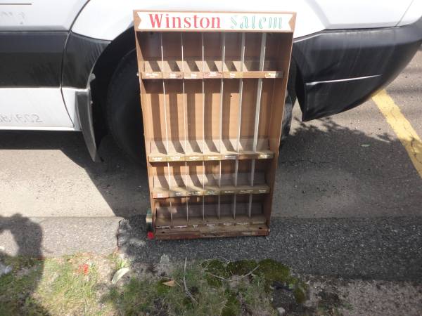 sigarettes vending box 1982 circa 1