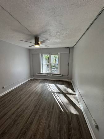$1,450 / 1br - Rogers Park Remodeled 1 bedroom (Rogers Park)64041809421954123
