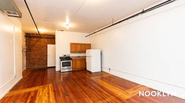 $3,000 Massive open loft w/ a bunch of amenities+gym+laundry (Bushwick @ Myrtle JMZ + Morgan L)63891773108227124