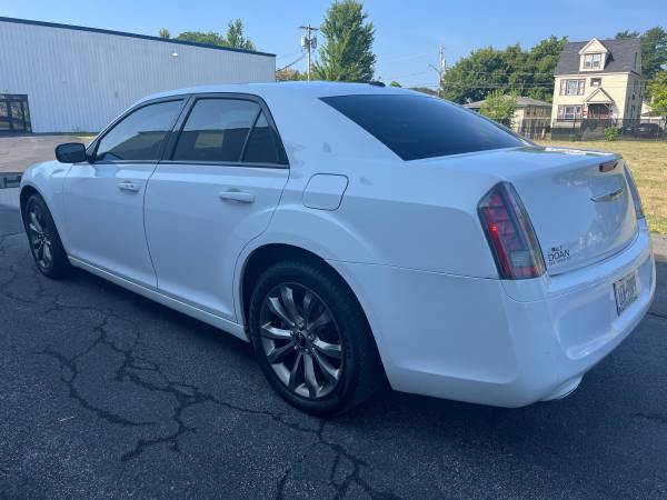 2015 Chrysler 300 S AWD - $6,500 (Syracuse)63442723328001123