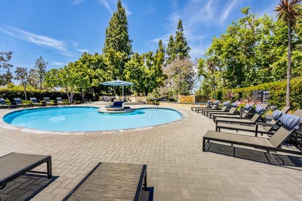 $3,596 / 3br - 1115ft2 - Ventilador de techo, pagos de alquiler en línea, almacenamiento adicional (3500 Windrift Way, Oceanside, CA)63657123805697121