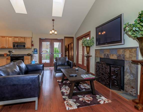 $1,650 / 2br - WD Incl in 2 Bed - Garages + Easy Freeway & Public Transport Access (Tigard)63914738931202123