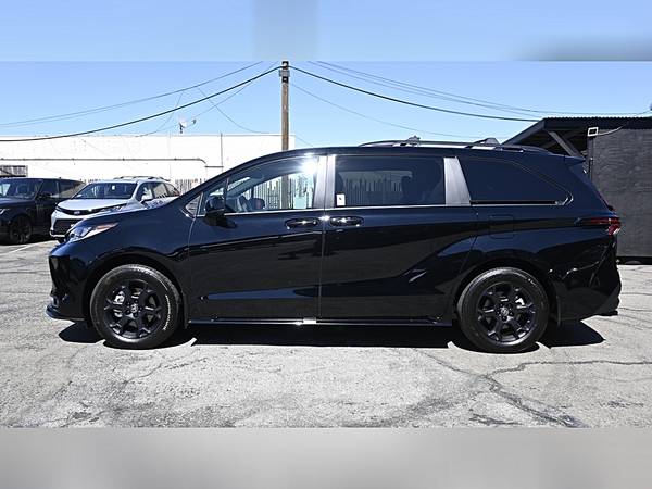 2025 Toyota Sienna XLE WOODLAND EDITION AWD LIKE NEW LESS THAN 1K MILE - $56990.00 (san bruno)63612982378755121