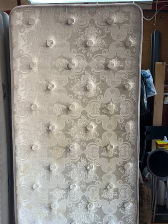 PARKER'S Better Sleep 10” Spring Mattress, Twin - Made in CANADA 1