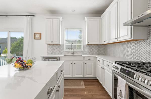 $579,999 / 4br - 2500ft2 - **Your Dream Home Awaits in Wadsworth!** 4 Bed 4 Bath63661042318337122