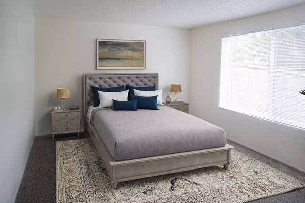 $2,200 / 2br - 1000ft2 - Fabulous 1000 sq ft, 2 bed, 1 bath. Access to bus and transportation (Redmond)63850756783361120