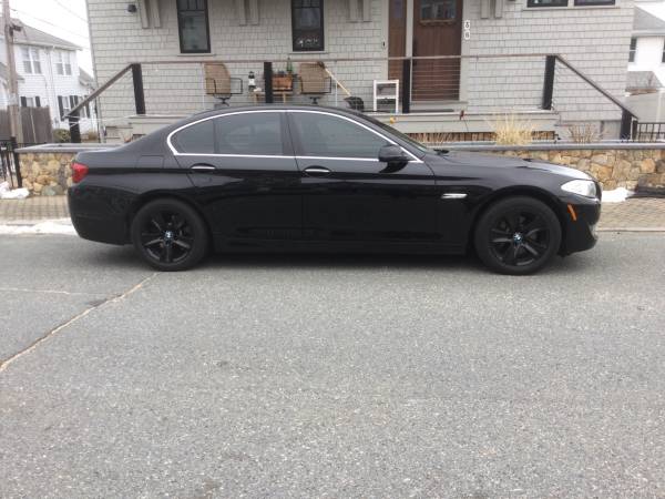 2013 BMW528XI Negro sobre Negro …. LIMPIO.!!! - $10,950 (Reading mass)63618089501955121