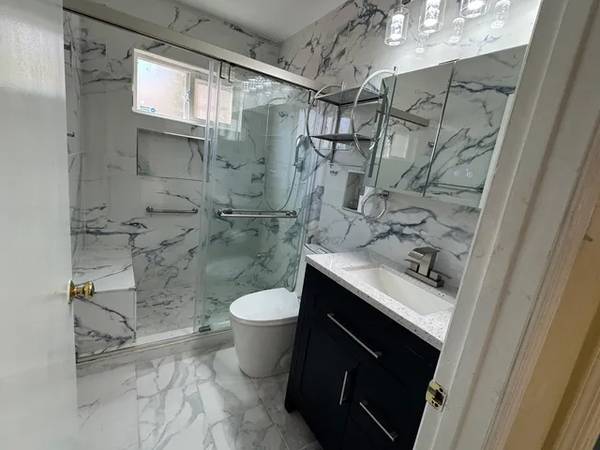 $1,600 / 2br - ¡Hogar remodelado en alquiler! (Hayward)63888990352259120