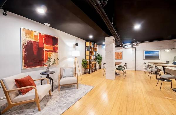 $5,950 / 3br - Heart of Greenpoint Ave with Luxury Amenities (Greenpoint)63827267576705124