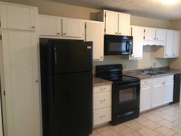 $1,050 / 2br - 1000ft2 - Dos habitaciones una bañera (Johnson City)63847329681283120
