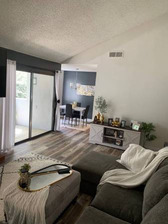 $1,750 / 2br - 968ft2 - Quick before my competition deletes my post LOL 🤣🤣2 Bed 1Bth (Modesto)63970159641858124