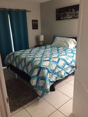 close to beaches a weekly room is available to rent includes utilities 1