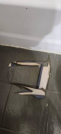 Paint removal from a tile floor 1