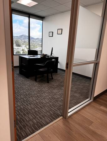 $2,500 Office for Sublease in Glendale (Glendale)63655062081411121