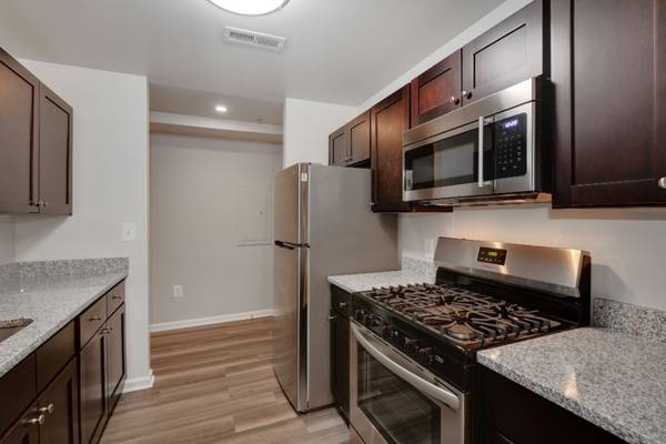 Dishwasher, Gas Range, Carpeting 1