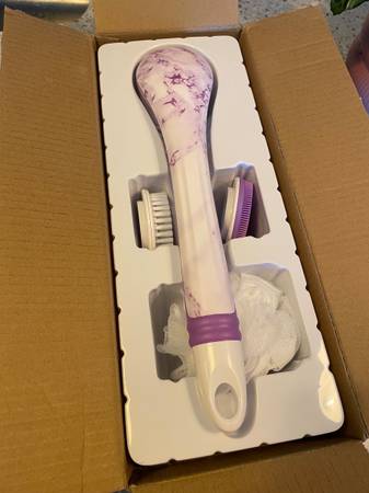 Cleansing & Exfoliating Body Brush-brand new 1