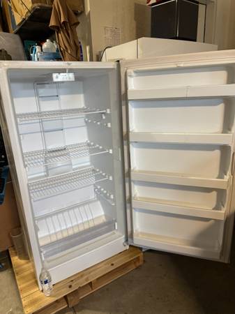 Maytag upright Freezer 1