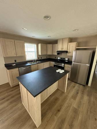 $1,479 / 3br - 11ft2 - Mobile Home for Rent **Sept no rent** Oct. 1/2 rate rent** (Dubuque)63800863913347123