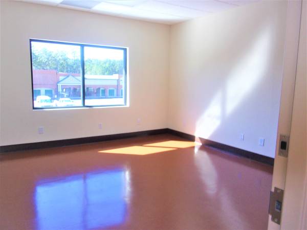 $600 / 312ft2 - Private Office Suites (Goose Creek)64016108519041122