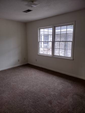 $1,500 / 2br - 1100ft2 - 2BR Townhouse close to airport and shopping centers (North Charleston)64016106897155122