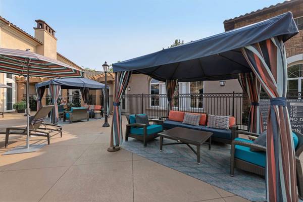 $2,499 / 1hab - 669ft2 - Garajes Adjuntos, Electrodomésticos Energy Star, Estufa de Gas (1850 Thibodo Rd, Vista, CA)63878476471427123