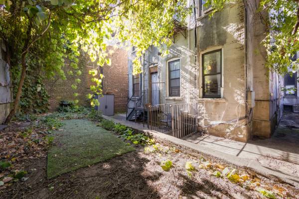 $2,800 / 1br - ⭐️ Bright 1 Bed + Office with Backyard Access in Prime Bushwick | NO FEE (BUSHWICK)64033292132227123