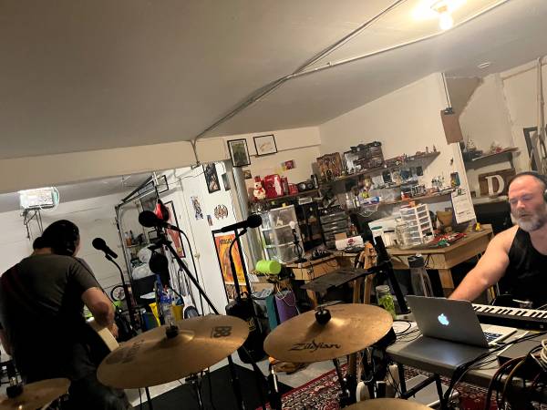 90s drummer looking to form 90s rock band (Bristol)63873144947457121