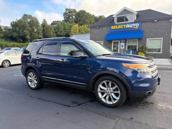 2012 Ford Explorer XLT 4WD 1