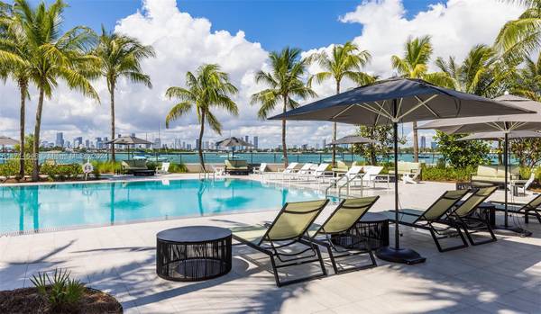 $3,015 / 1br - 790ft2 - FLAMINGO ONE BED (FLAMINGO SOUTH BEACH)63906441014659120
