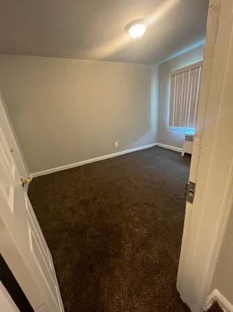 $1,600 / 2br - 2br - Newbury Square Apartments- FREE Utilities ((Hyattsville, MD))63896278009602122