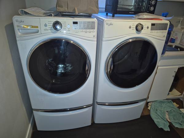 REDUCED Whirpool load load and go system with clothes dryer 1