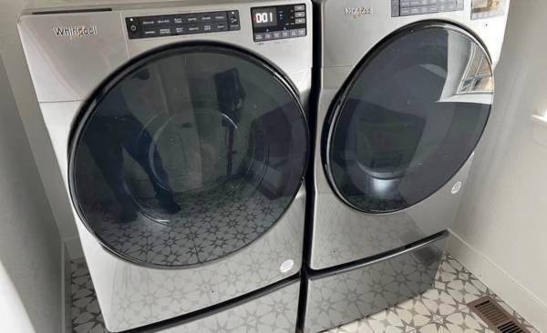 Washer & Dryer 1