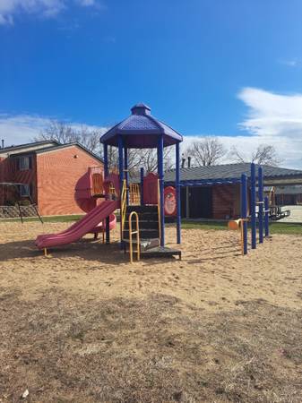 $775 / 1br - 650ft2 - Right Around the Corner, Near Everywhere You Want to Be! (2981 6th Street Southwest, Cedar Rapids, IA)63815109317505122